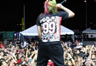 6IX9INE:   