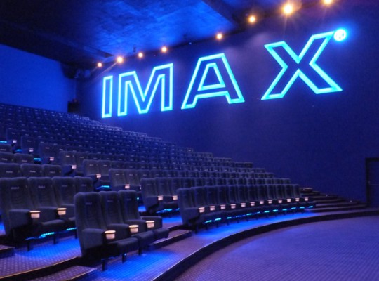  IMAX  